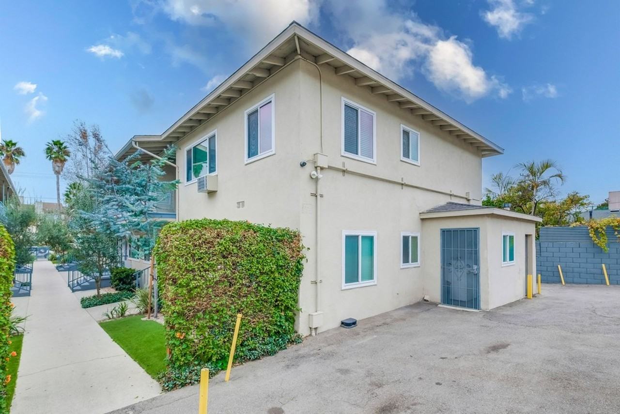 Modern Courtyard - Photo 2 of 7