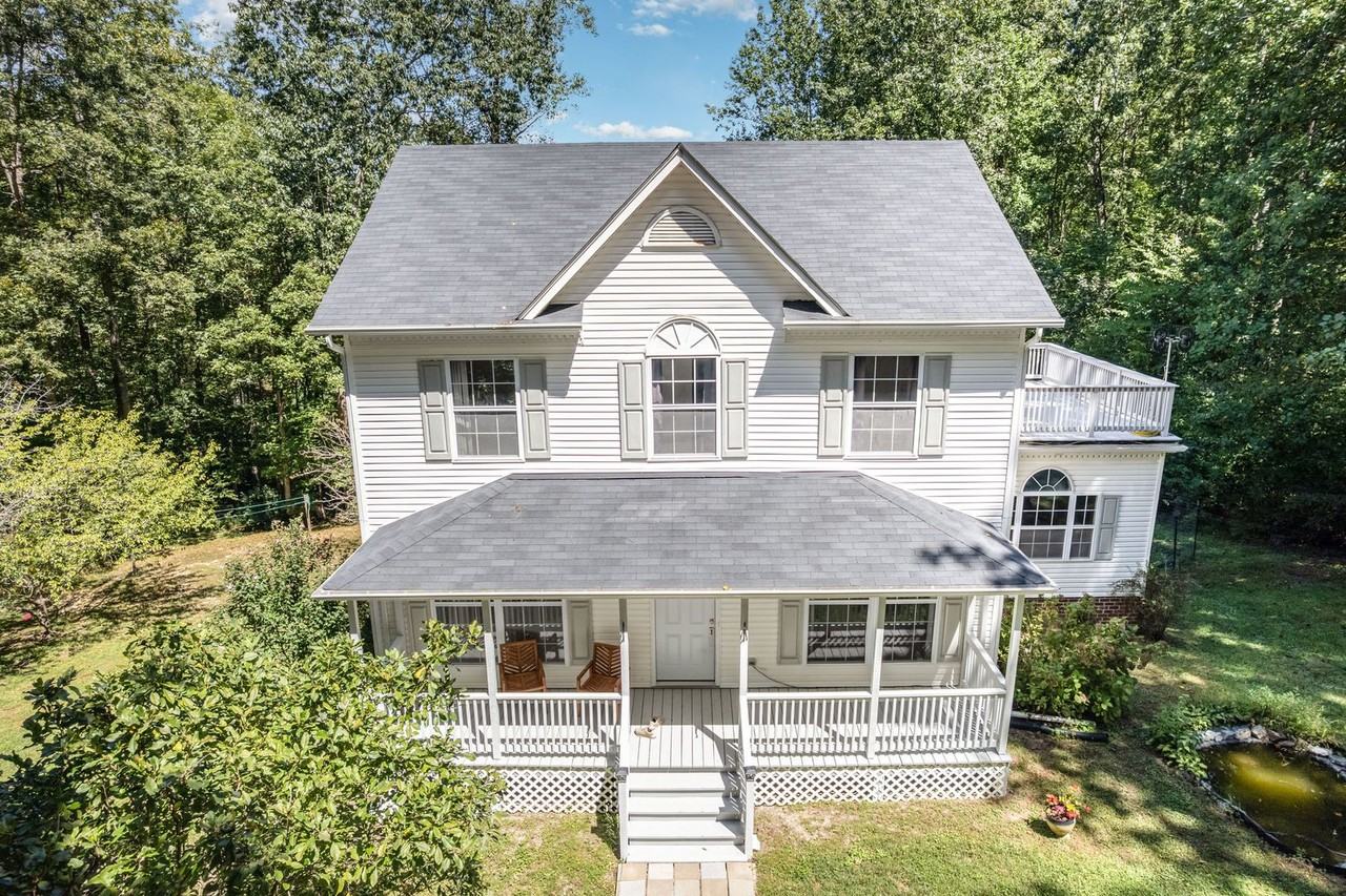 569 Lake Dr - Photo 3 of 39