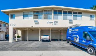 Quiet Jefferson Park Apartments – Spacious, Secure & Centrally Located - Photo 1 of 1