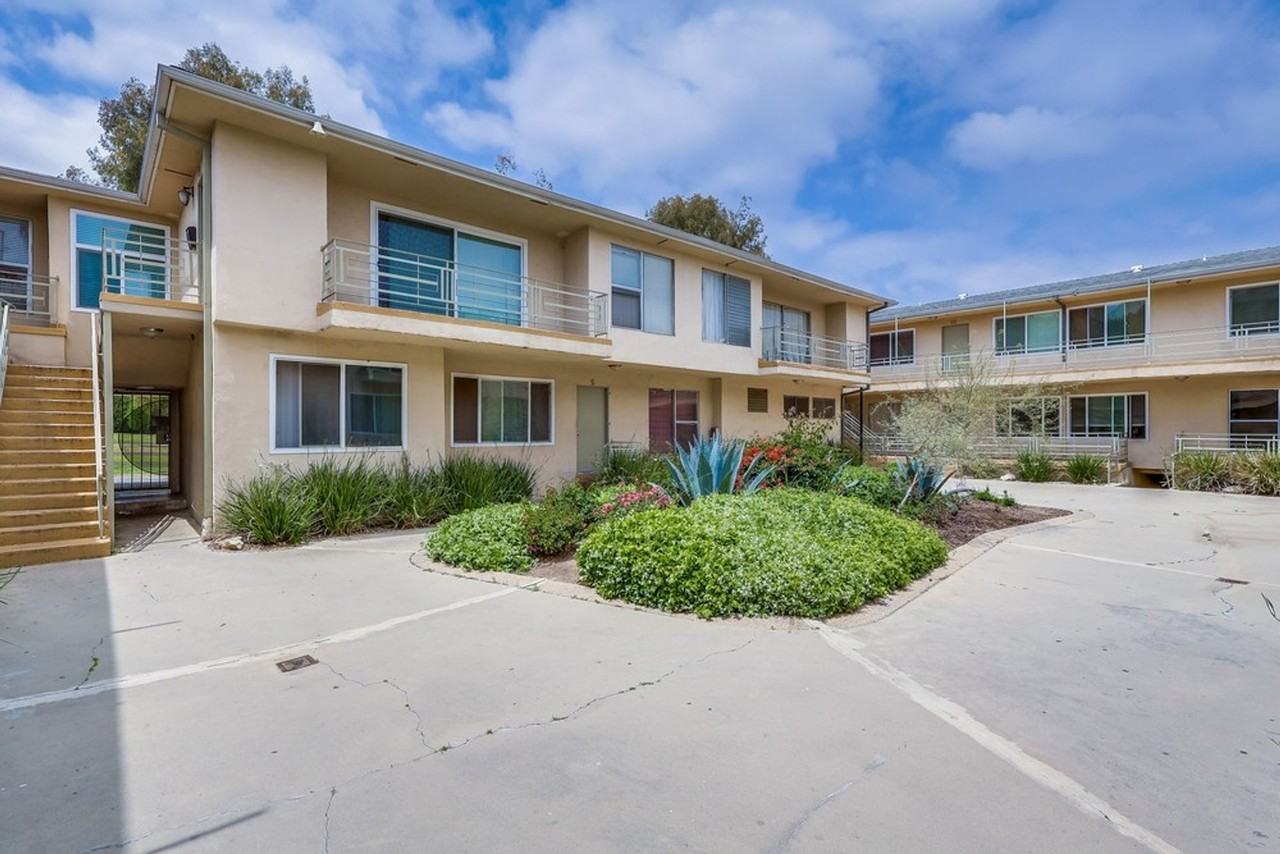 Baldwin Hills Apartment Living – Convenient, Connected, Comfortable! - Photo 4 of 7