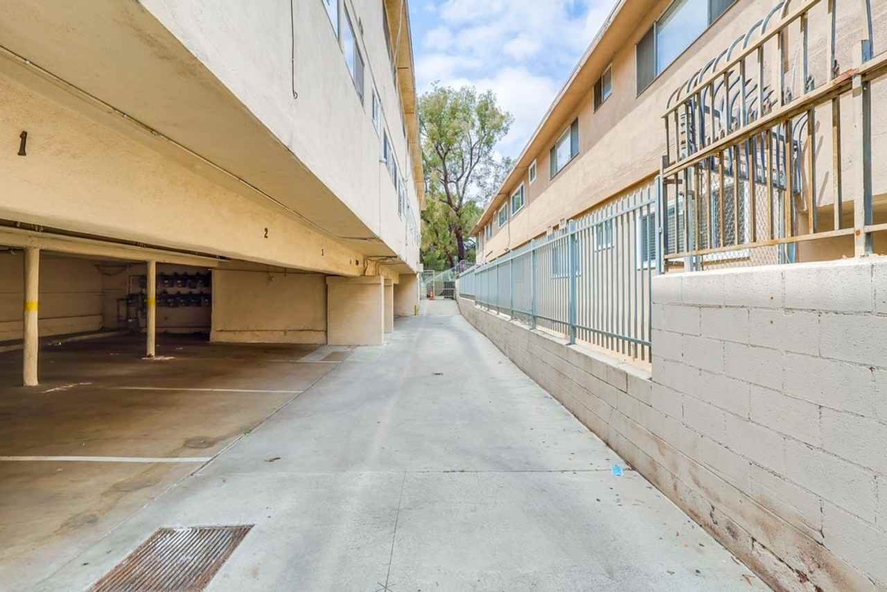 Baldwin Hills Apartment Living – Convenient, Connected, Comfortable! - Photo 6 of 7