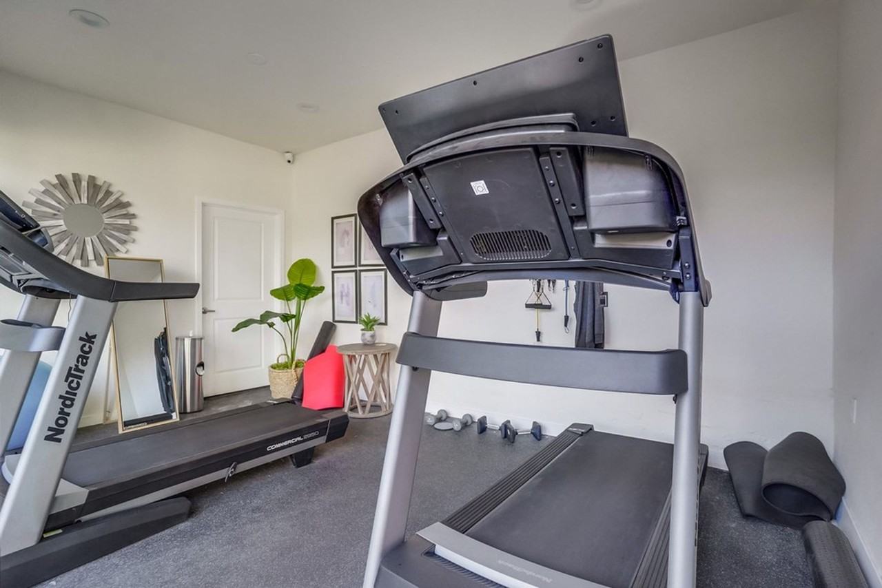 Urban Comfort Meets Connectivity in Downtown Inglewood - Photo 3 of 10