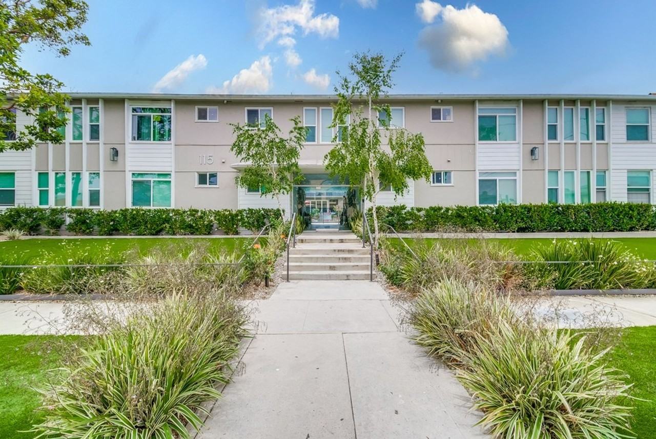 Urban Comfort Meets Connectivity in Downtown Inglewood - Photo 5 of 10