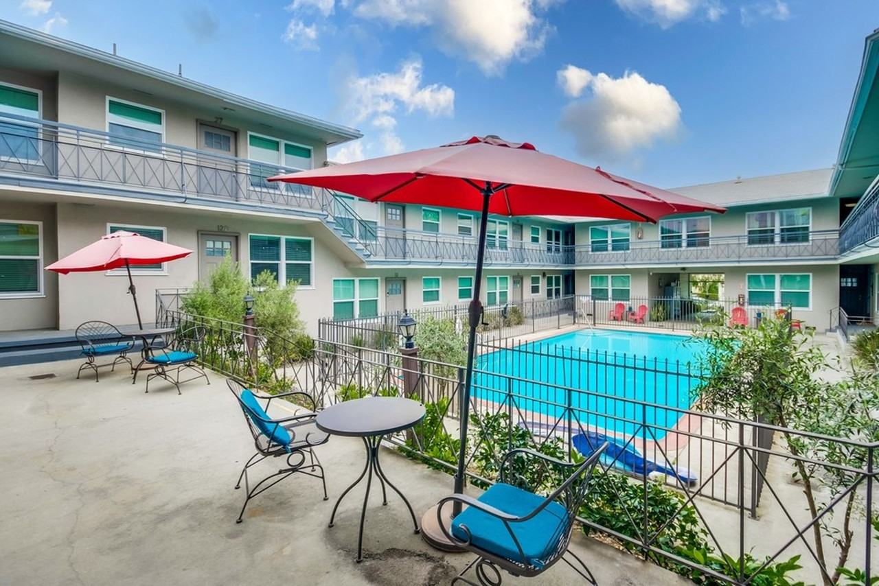 Urban Comfort Meets Connectivity in Downtown Inglewood - Photo 6 of 10