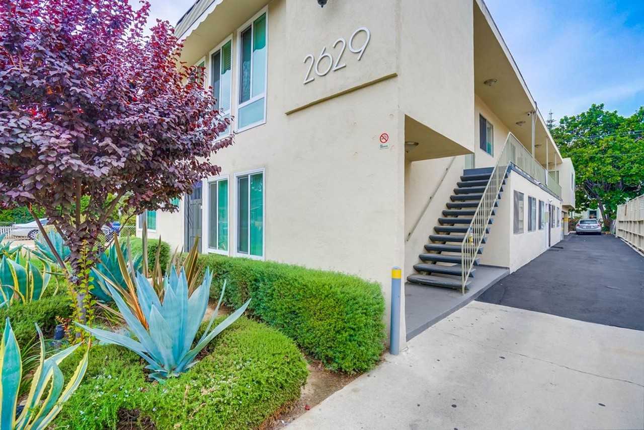 Stylish West Adams Rentals – Light - Photo 2 of 4