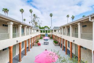 Central Inglewood Retreat – Gated Living Near SoFi & Transit - Photo 1 of 1