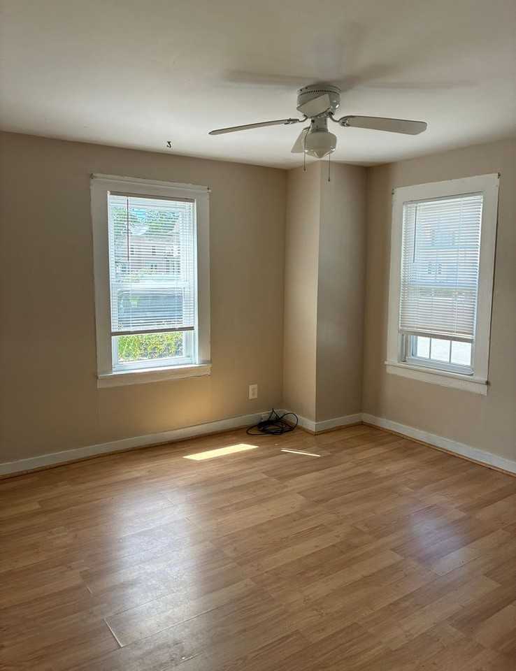 42 S Main St - Photo 6 of 11