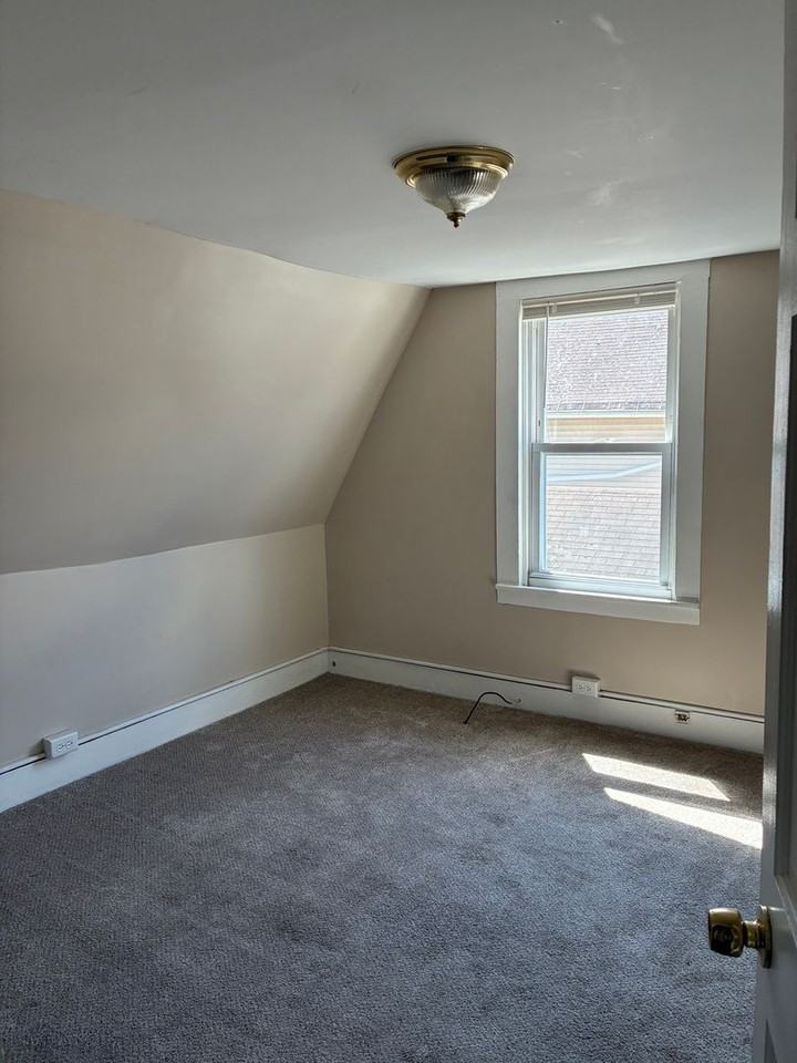 42 S Main St - Photo 7 of 11