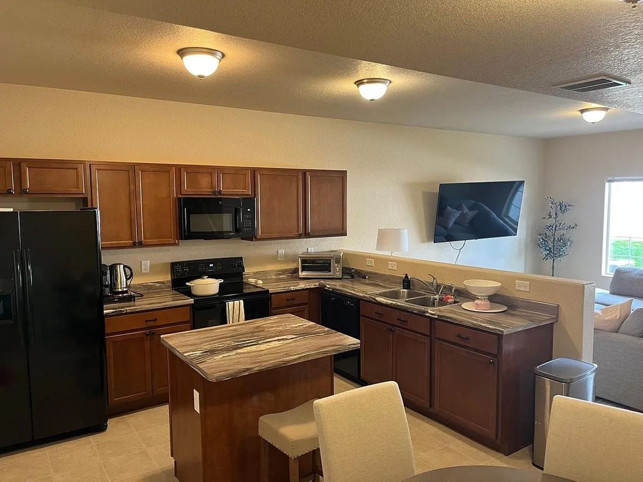 7555 Forest Meadows Ave - Photo 4 of 24