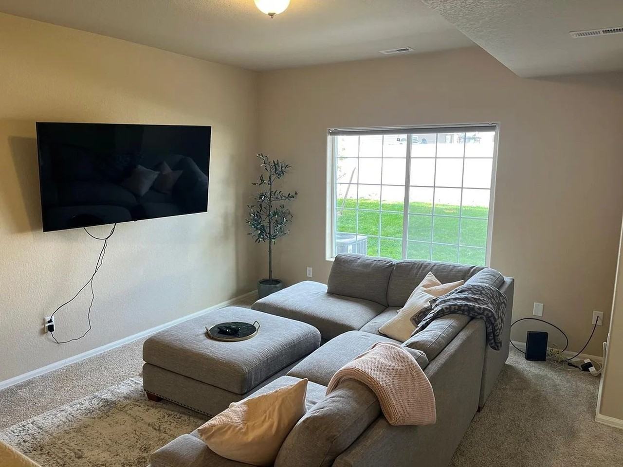 7555 Forest Meadows Ave - Photo 5 of 24