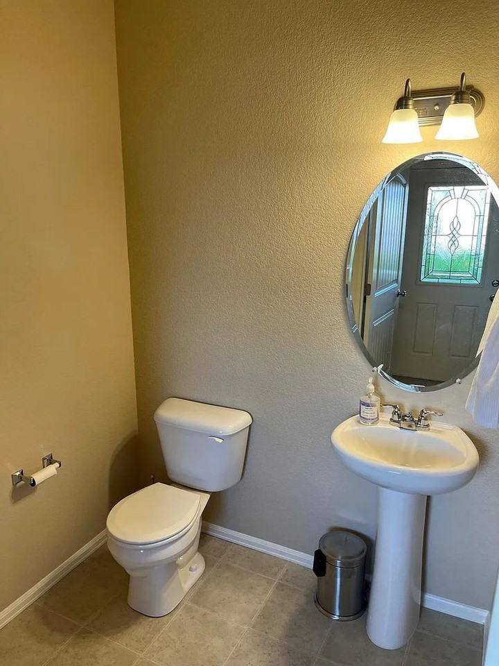 7555 Forest Meadows Ave - Photo 7 of 24