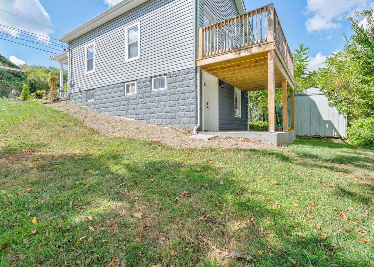 324 Summit Ave - Photo 2 of 26