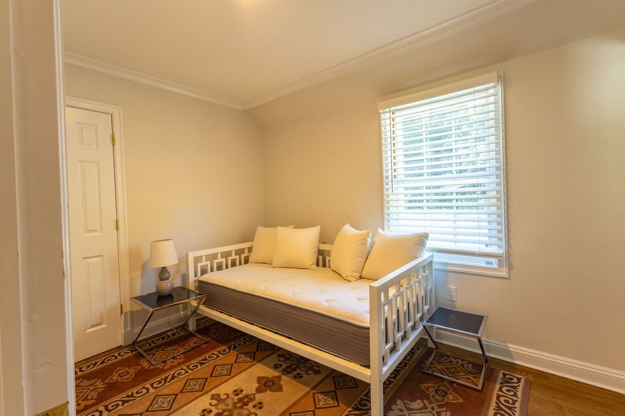 undisclosed address - Photo 6 of 9