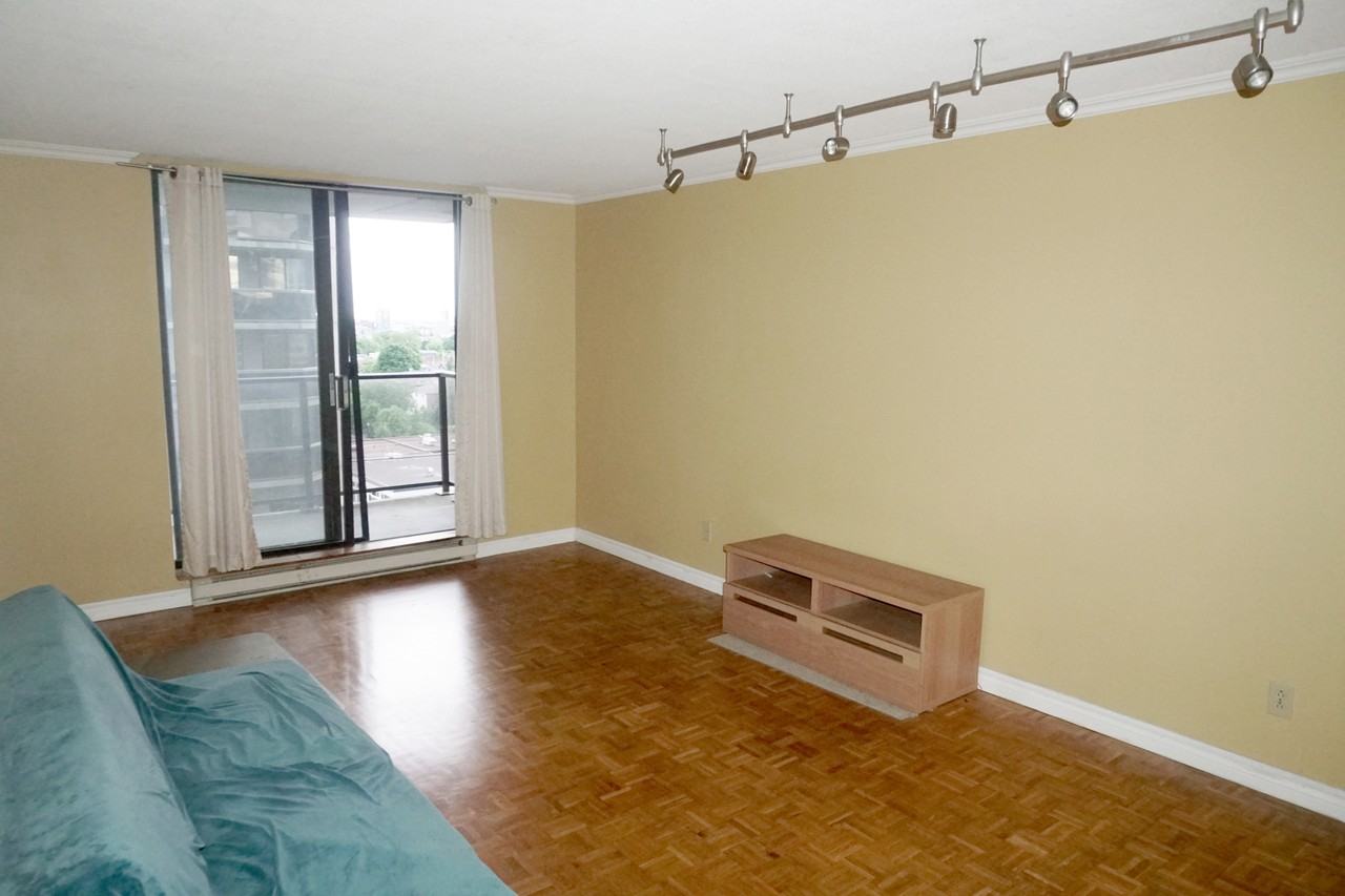 475 Laurier Avenue West #1306 - Photo 3 of 10