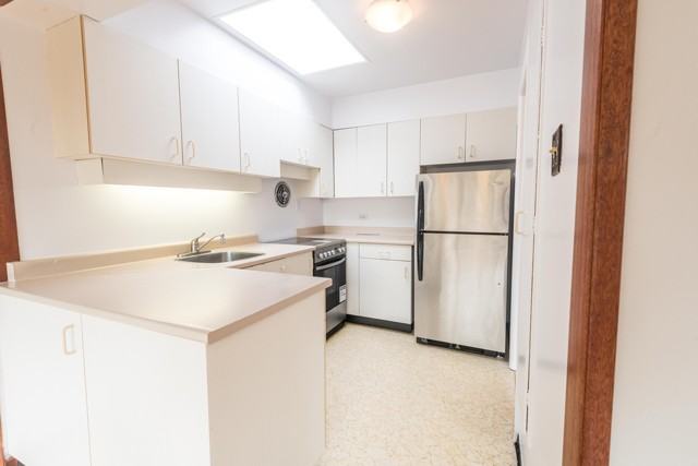 Victor Apartments - Photo 3 of 9