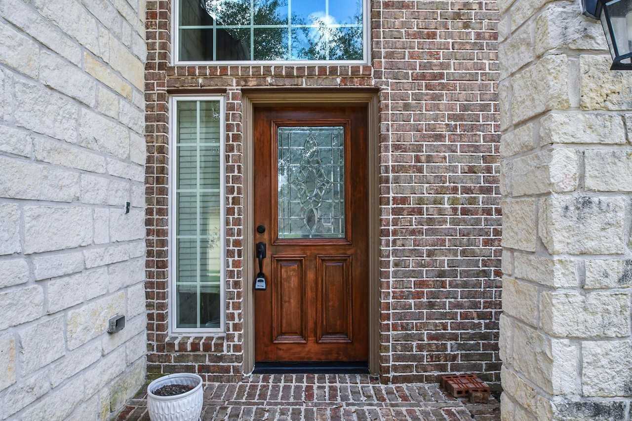11819 De Palma Ln - Photo 2 of 33