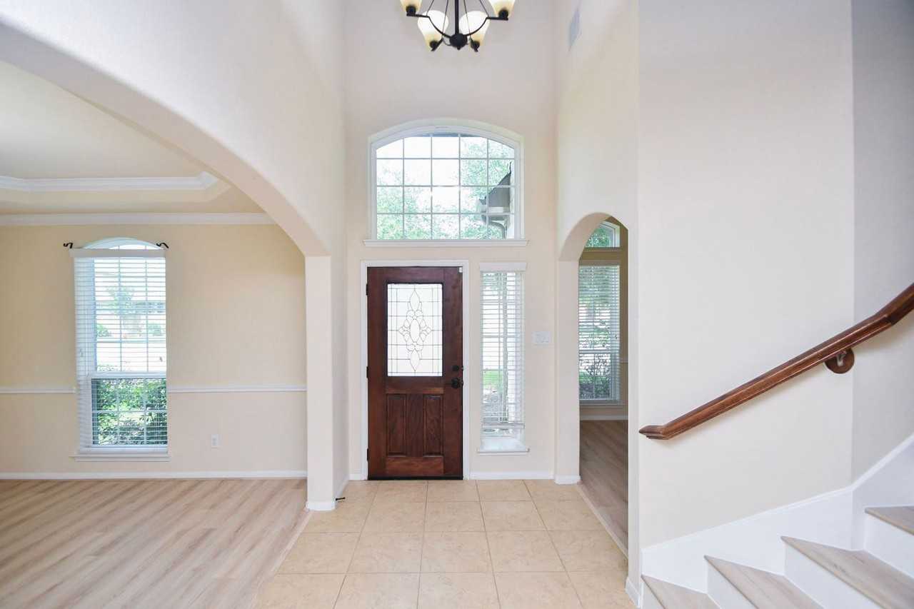 11819 De Palma Ln - Photo 4 of 33