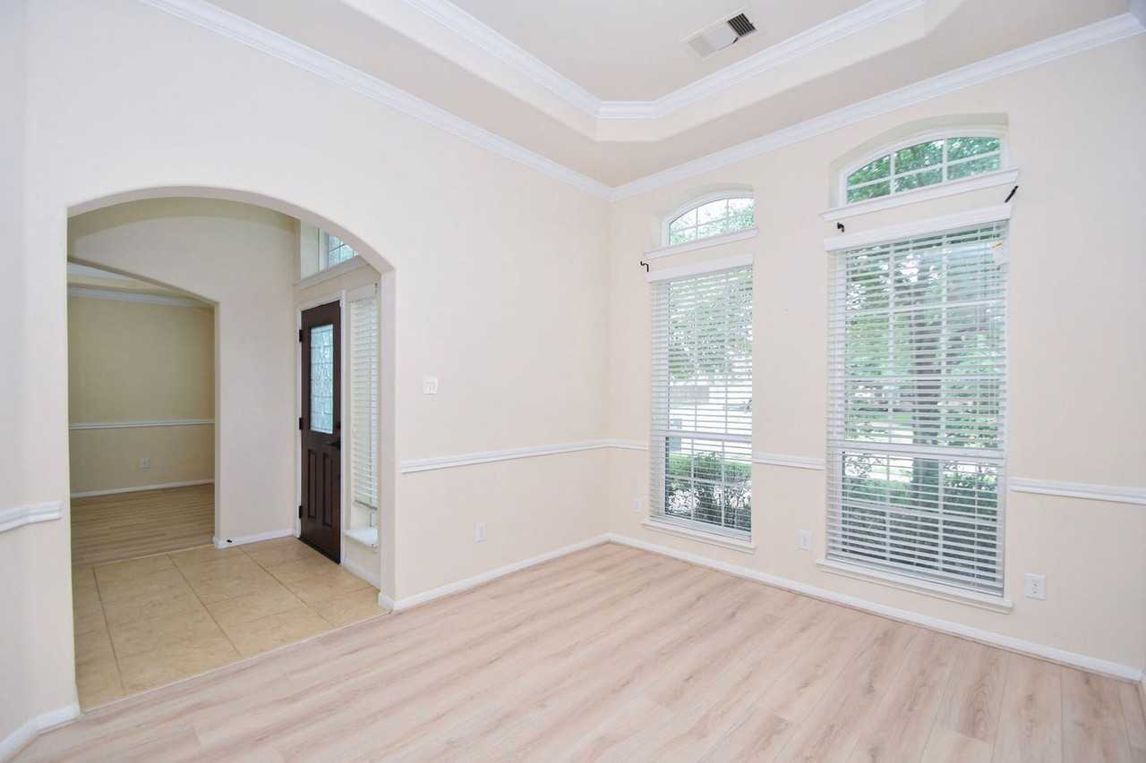 11819 De Palma Ln - Photo 5 of 33