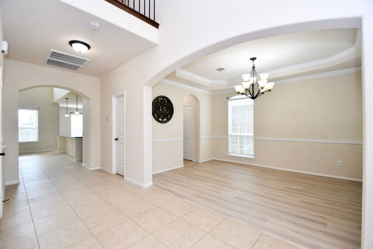 11819 De Palma Ln - Photo 6 of 33