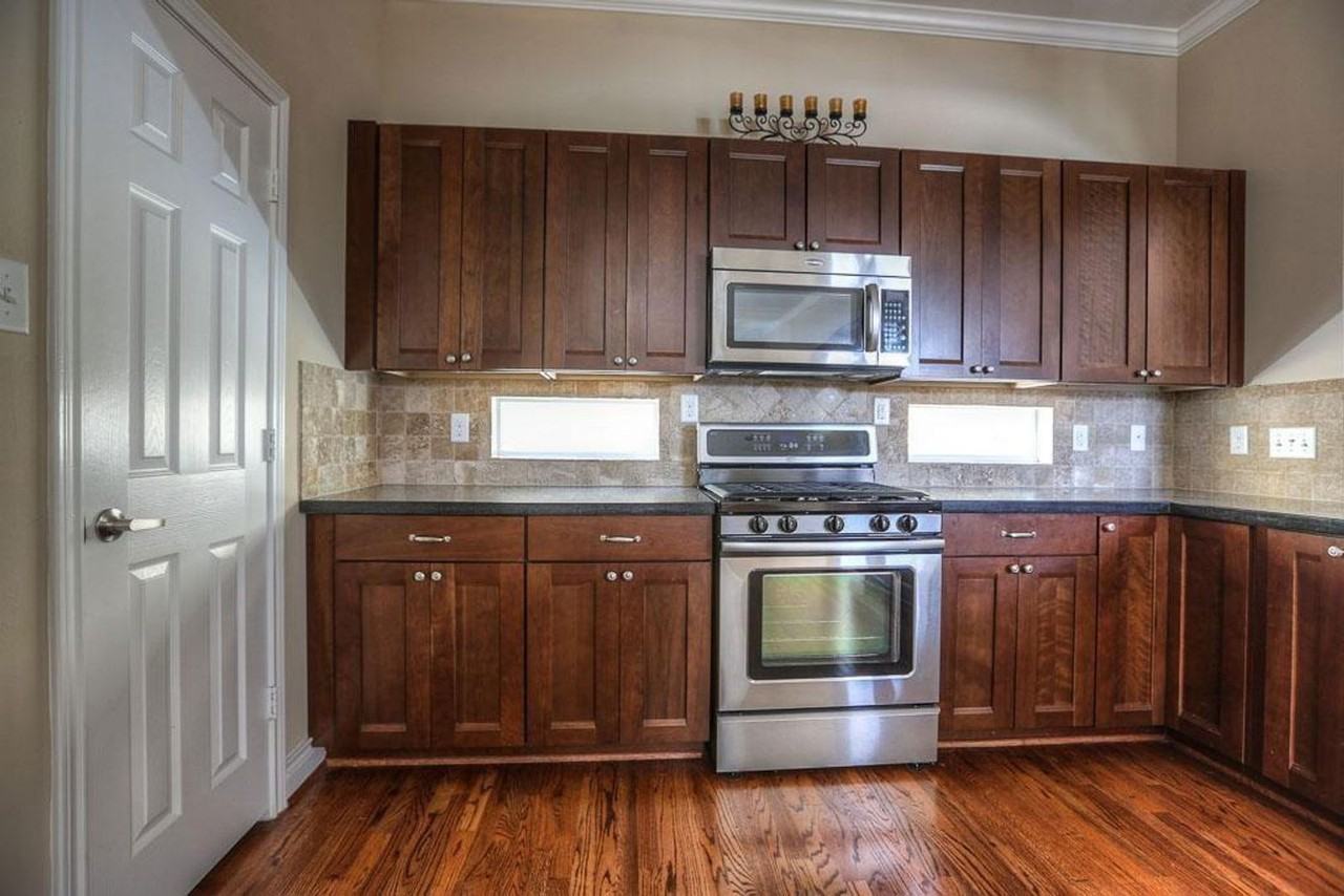 940 West 26th Street - Photo 7 of 19