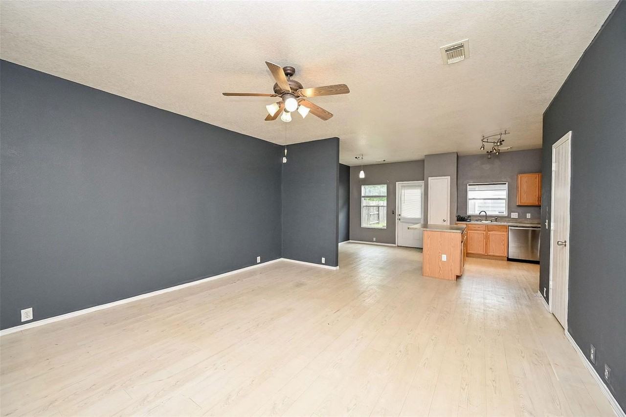 23850 Pebworth Pl - Photo 4 of 18