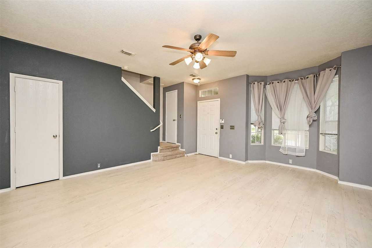 23850 Pebworth Pl - Photo 5 of 18