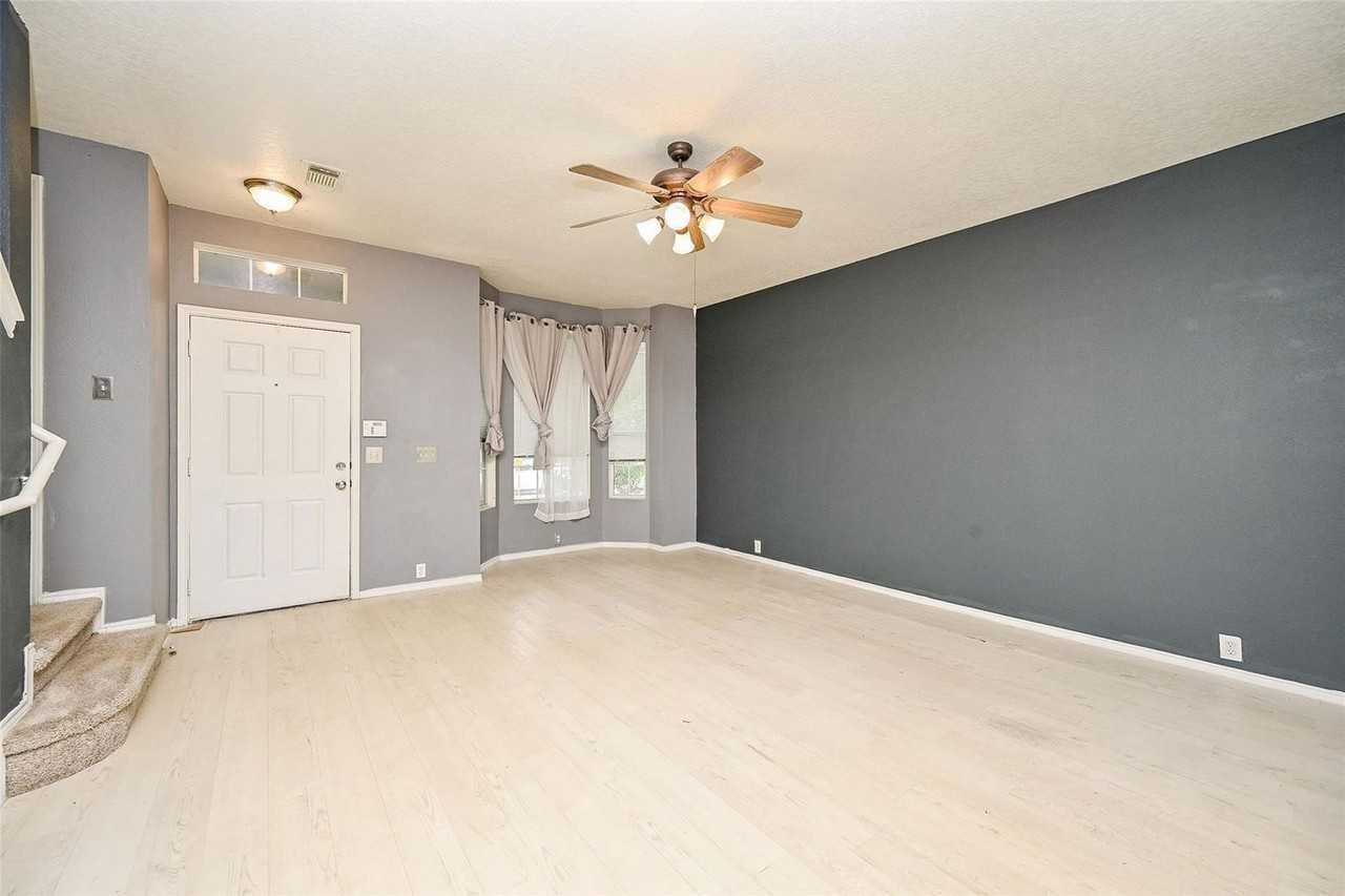 23850 Pebworth Pl - Photo 6 of 18