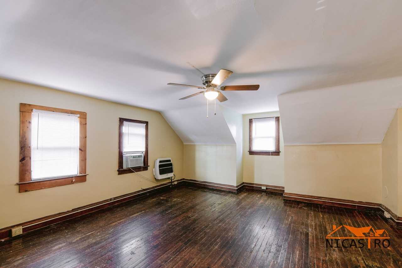 1640 Indianola Ave - Photo 7 of 50