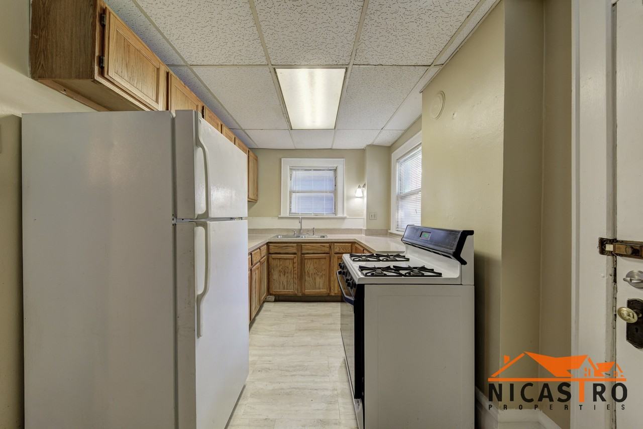 1640 Indianola Ave - Photo 3 of 50