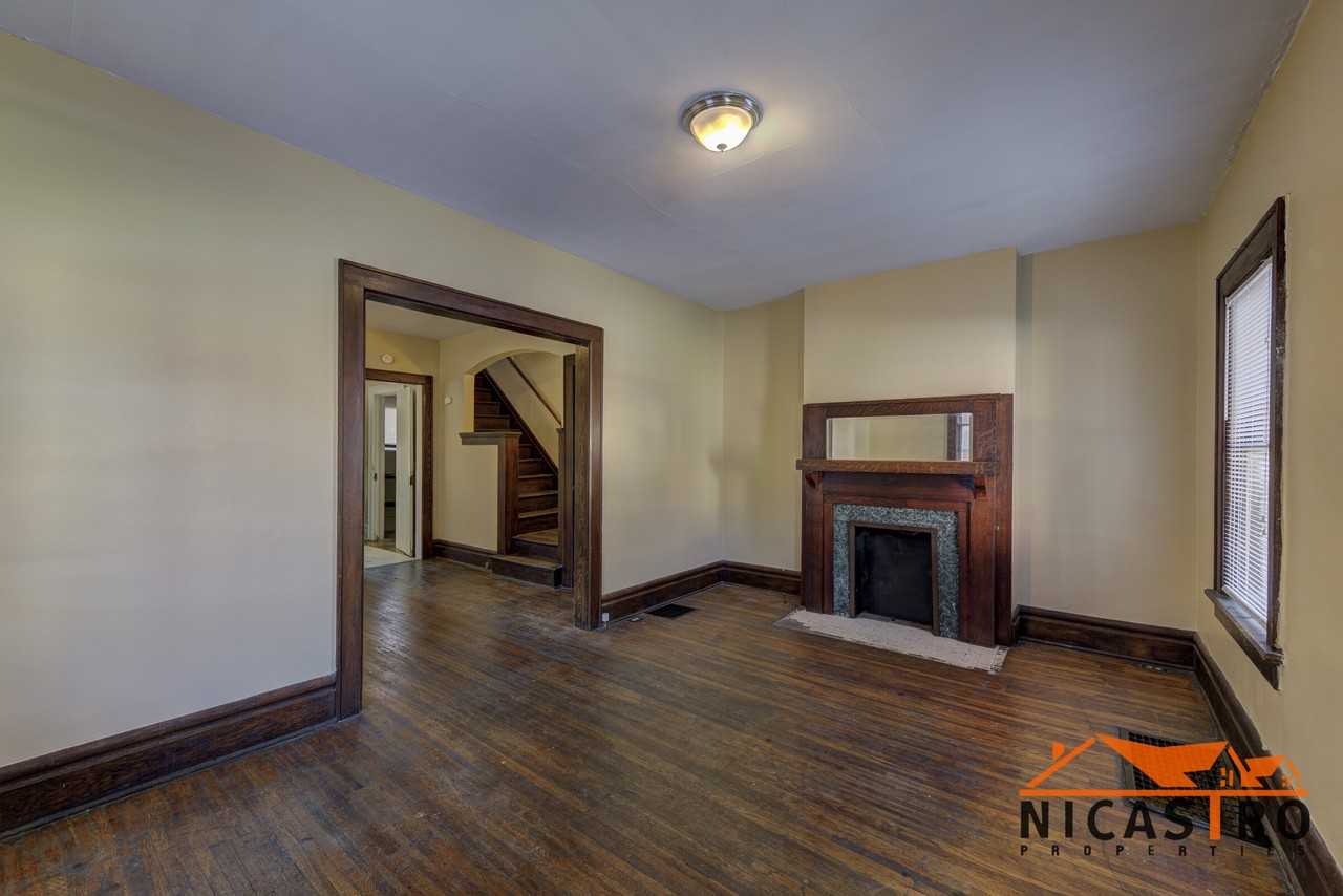 1640 Indianola Ave - Photo 5 of 50