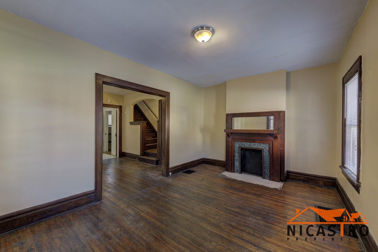 1640 Indianola Ave - Photo 4 of 50