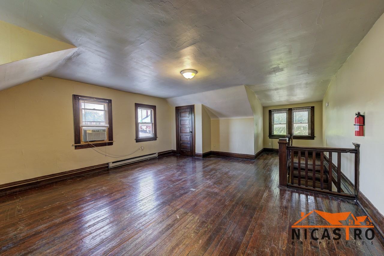 1640 Indianola Ave - Photo 5 of 50