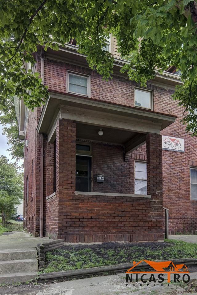 1640 Indianola Ave - Photo 4 of 50