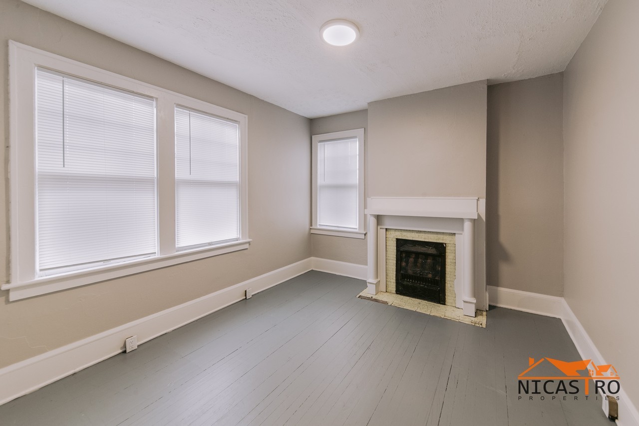 2072 Indianola Ave - Photo 7 of 43