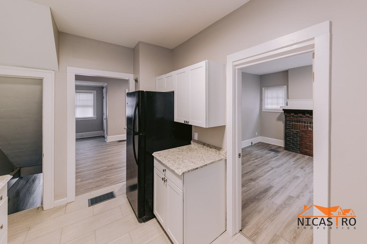 2072 Indianola Ave - Photo 2 of 43