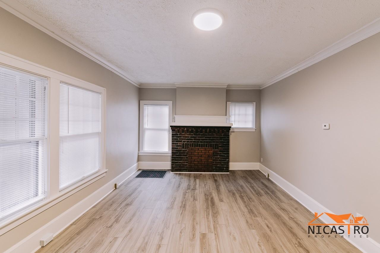 2072 Indianola Ave - Photo 5 of 43