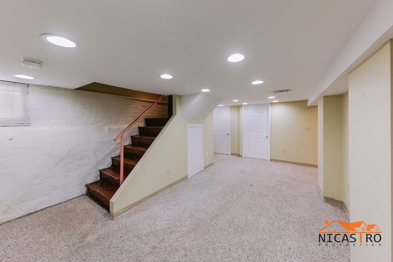 2064 Indianola Ave - Photo 7 of 46