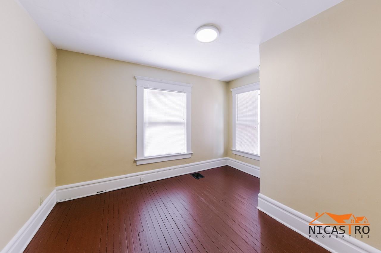 2064 Indianola Ave - Photo 6 of 46