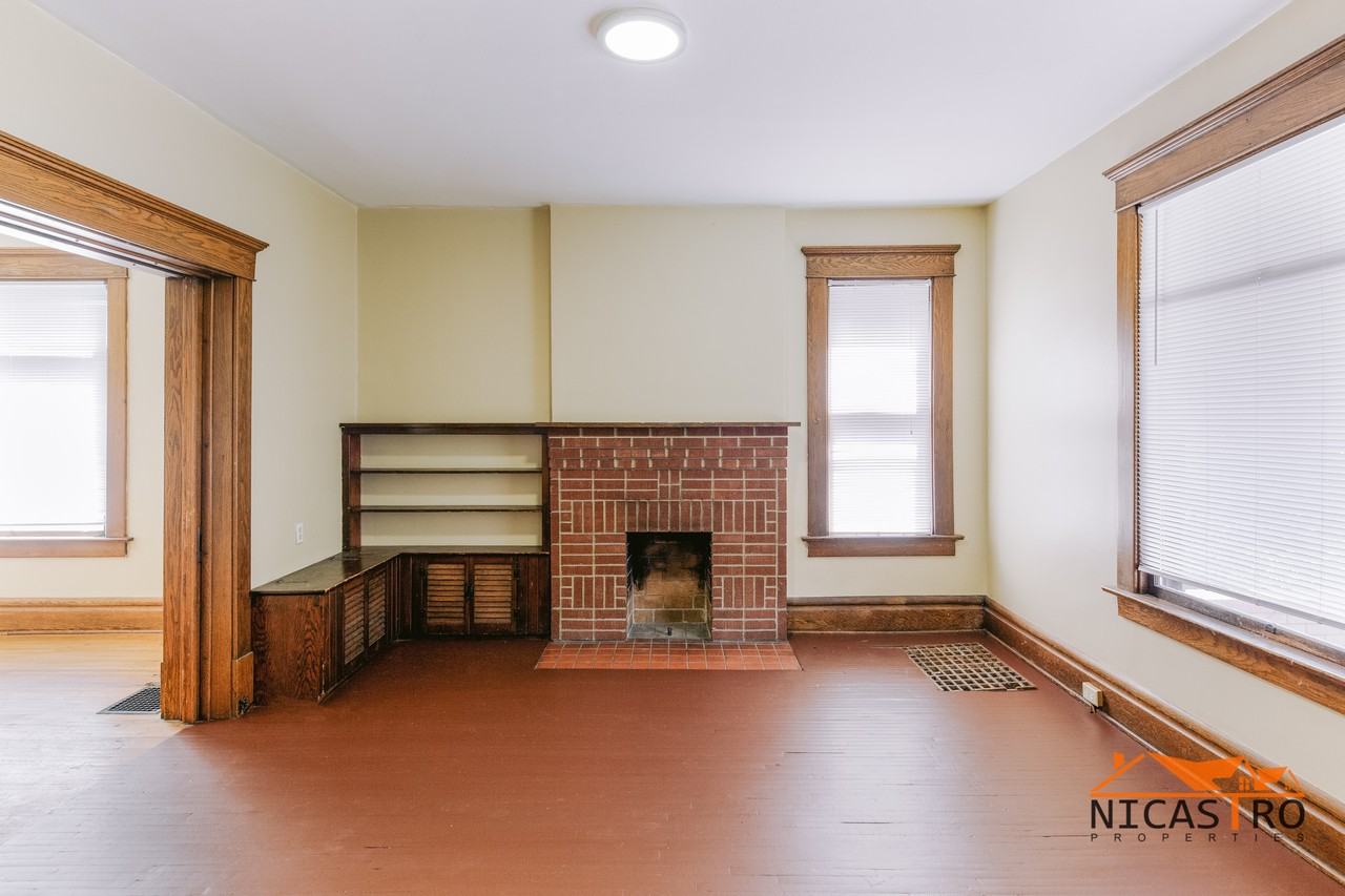 2064 Indianola Ave - Photo 4 of 46