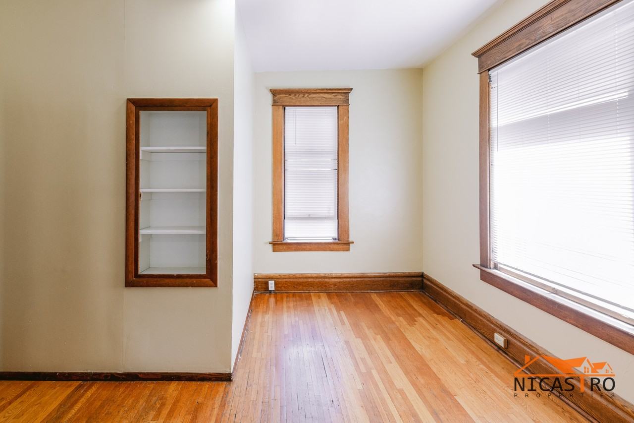 2064 Indianola Ave - Photo 2 of 46