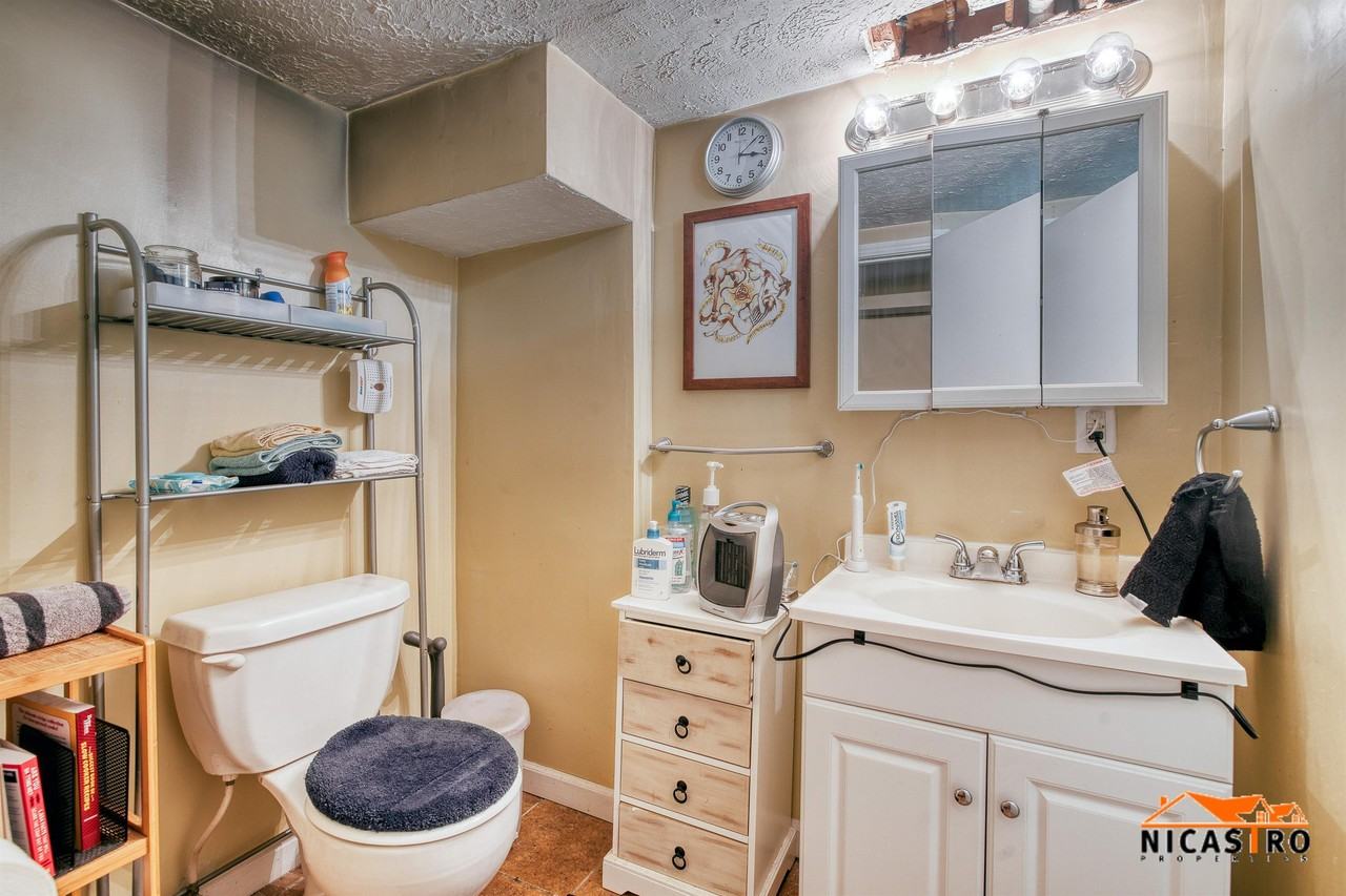 245 Collins Ave - Photo 6 of 50