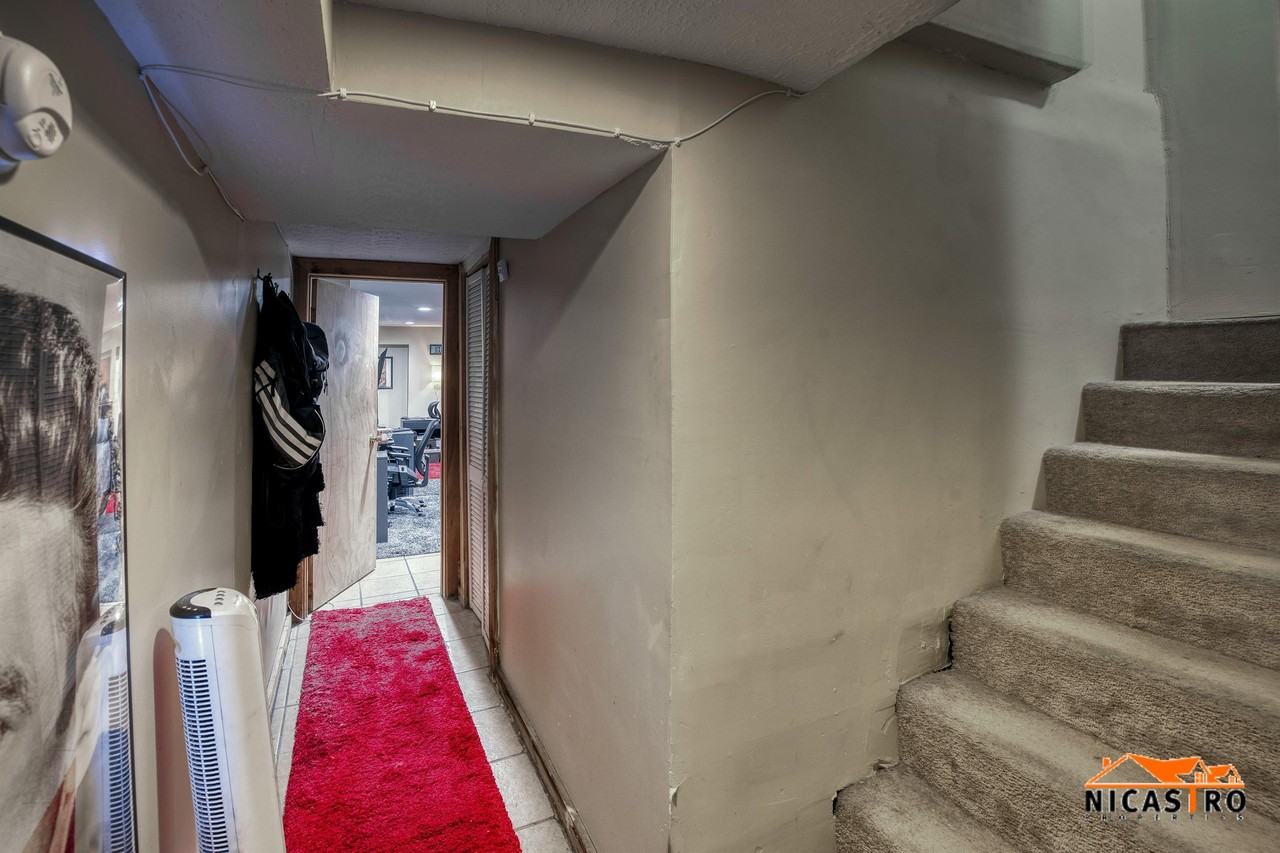 245 Collins Ave - Photo 7 of 50