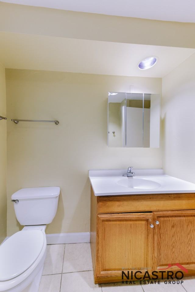 252 E Lane Ave - Photo 3 of 40