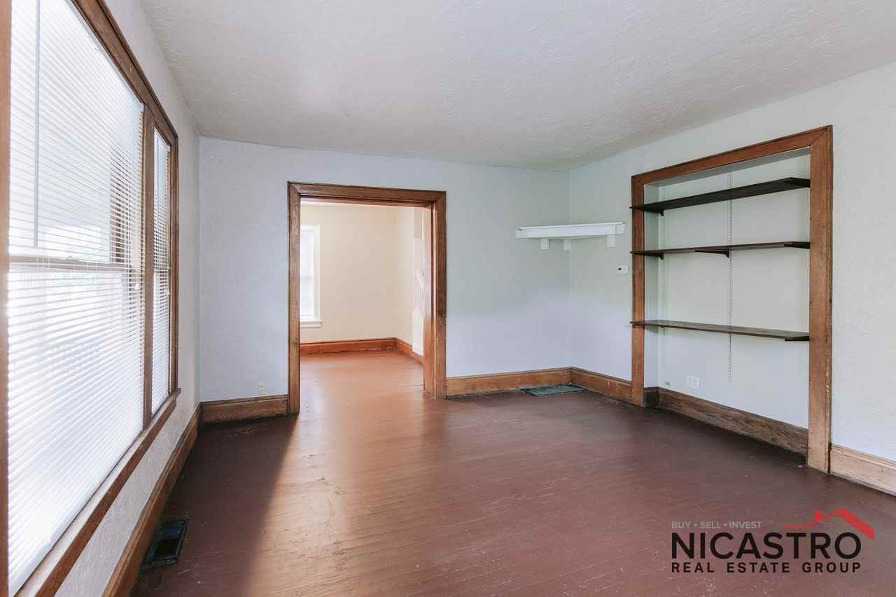 252 E Lane Ave - Photo 3 of 40