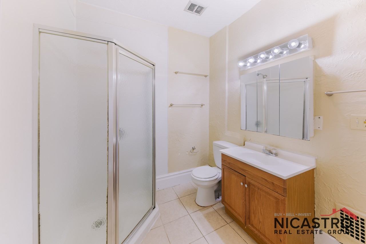 252 E Lane Ave - Photo 2 of 40