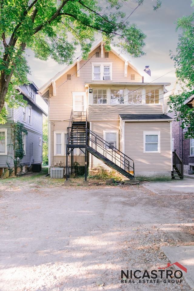 252 E Lane Ave - Photo 2 of 40