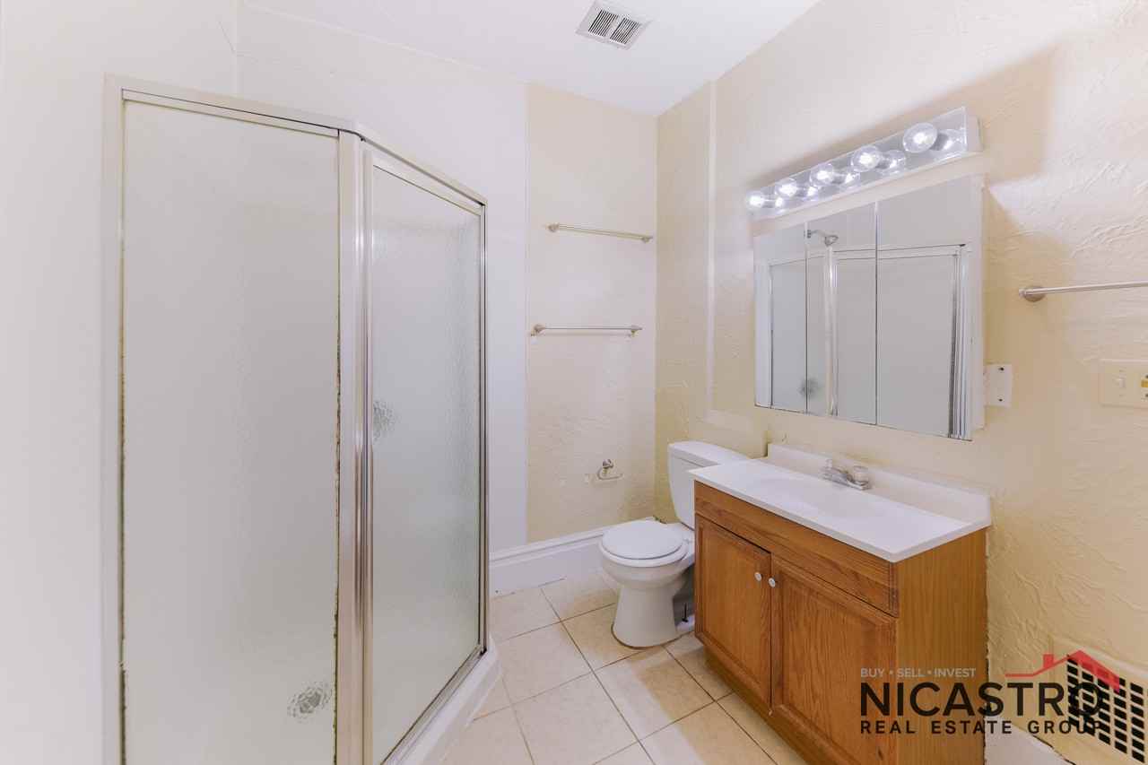 252 E Lane Ave - Photo 5 of 40