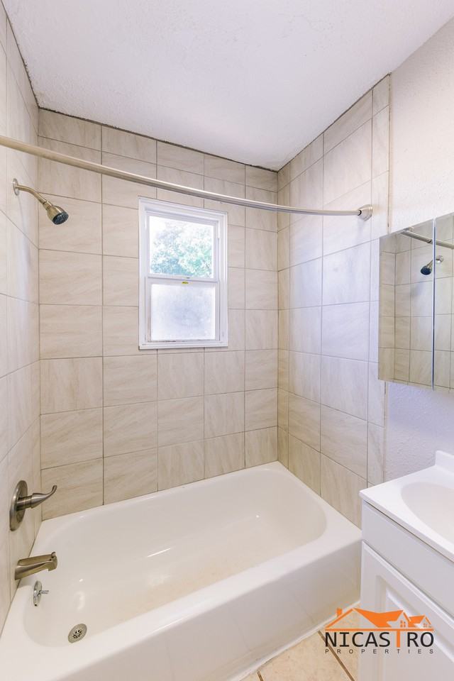 138 E 11th Ave - Photo 3 of 50