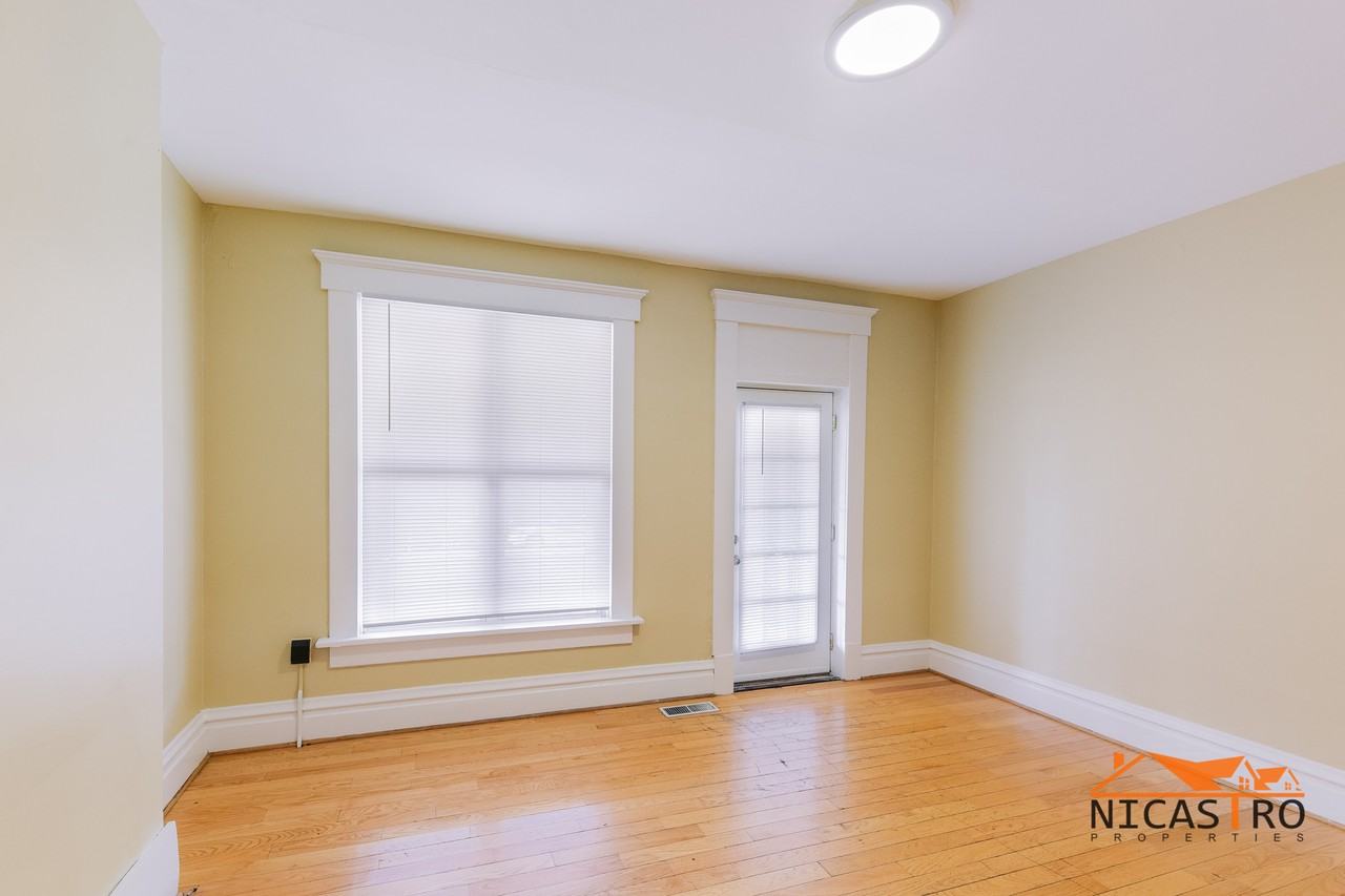 138 E 11th Ave - Photo 5 of 50