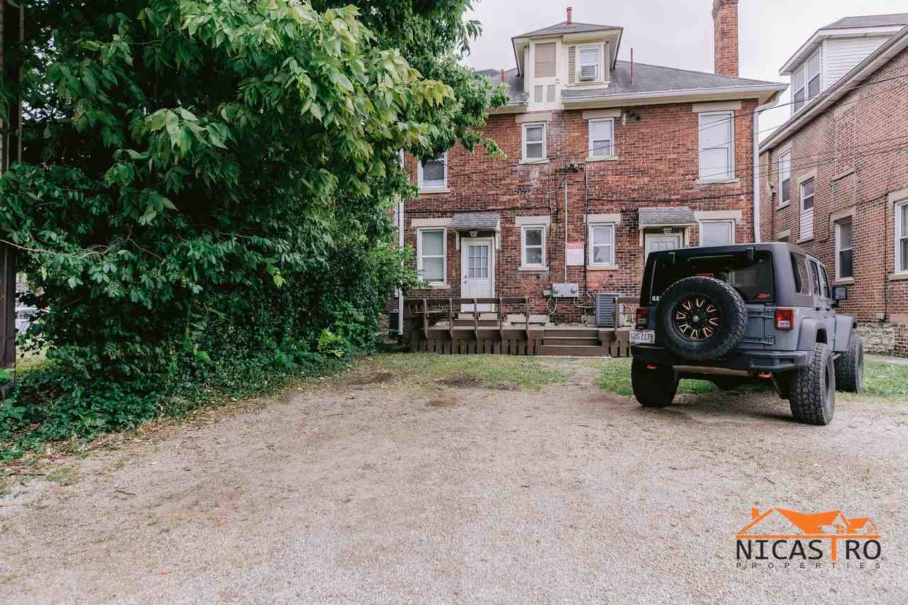 138 E 11th Ave - Photo 4 of 50